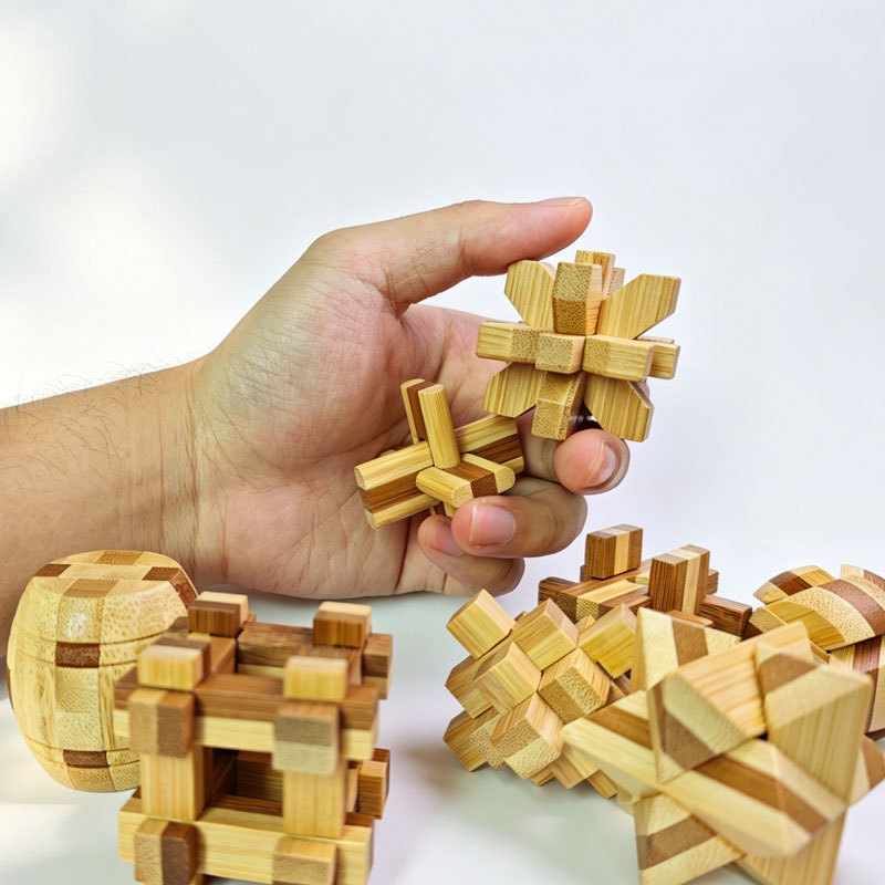 NEW 4.5CM Lu Ban Lock Puzzle B - Brain Teaser Cube 评论和价格